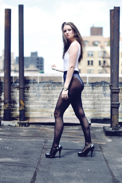 nycslphoto:  mandy comehither