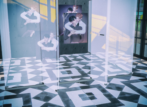 silent&mdash;night: 1st Photo exhibition [THE SIMS] photo by. @knockkonck  CHLOE. 유희향락. Pit