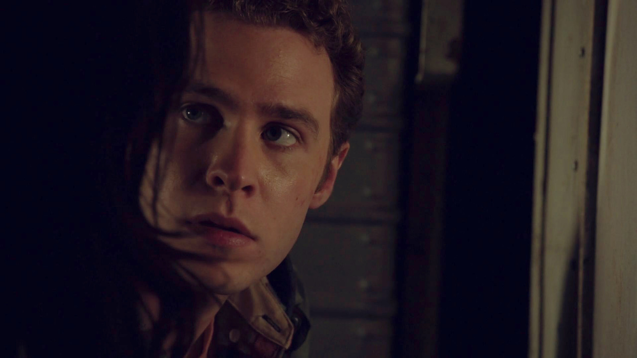 agentsoffitzsimmons:  Fitz - (T.R.A.C.K.S screencaps 4/6) 