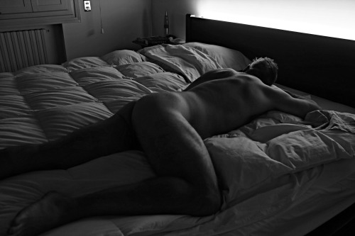 begmetocome:  Good Night Tumblr ! It’s been a long , busy day !   unf