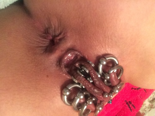 http://women-with-huge-labia-rings.tumblr.com/post/142516676269