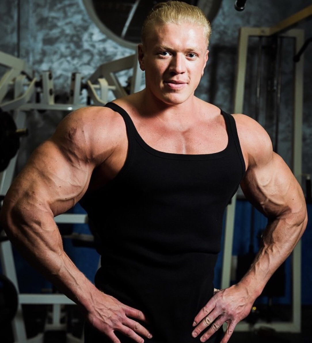 hotsexymenxxx:Nikita Komarov