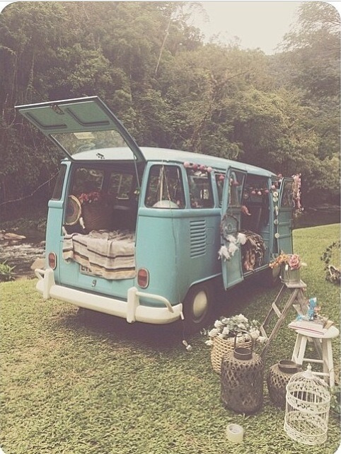 lets-runaway-and-get-lost:  Hipster/Indie/Romance blog! I follow back similar ♥
