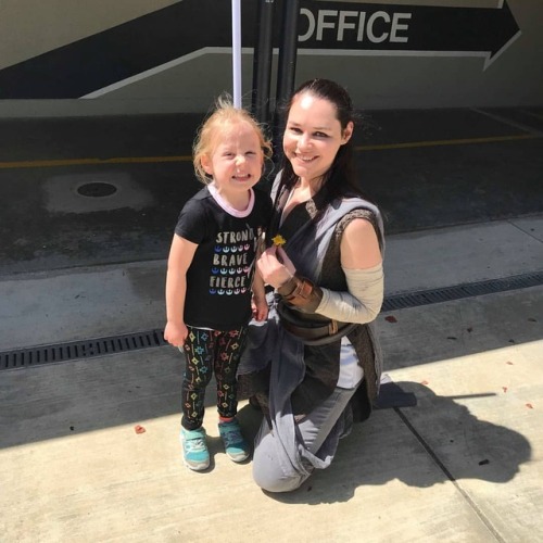 This little girl was so excited to see me and all the other @501stggg and @endorbase members at the 