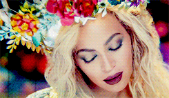 rfenty:BEYONCE + NICKI MINAJ (BEYNIKA) SIMILARITIES → “I met a girl named Nicki. I guess you can say