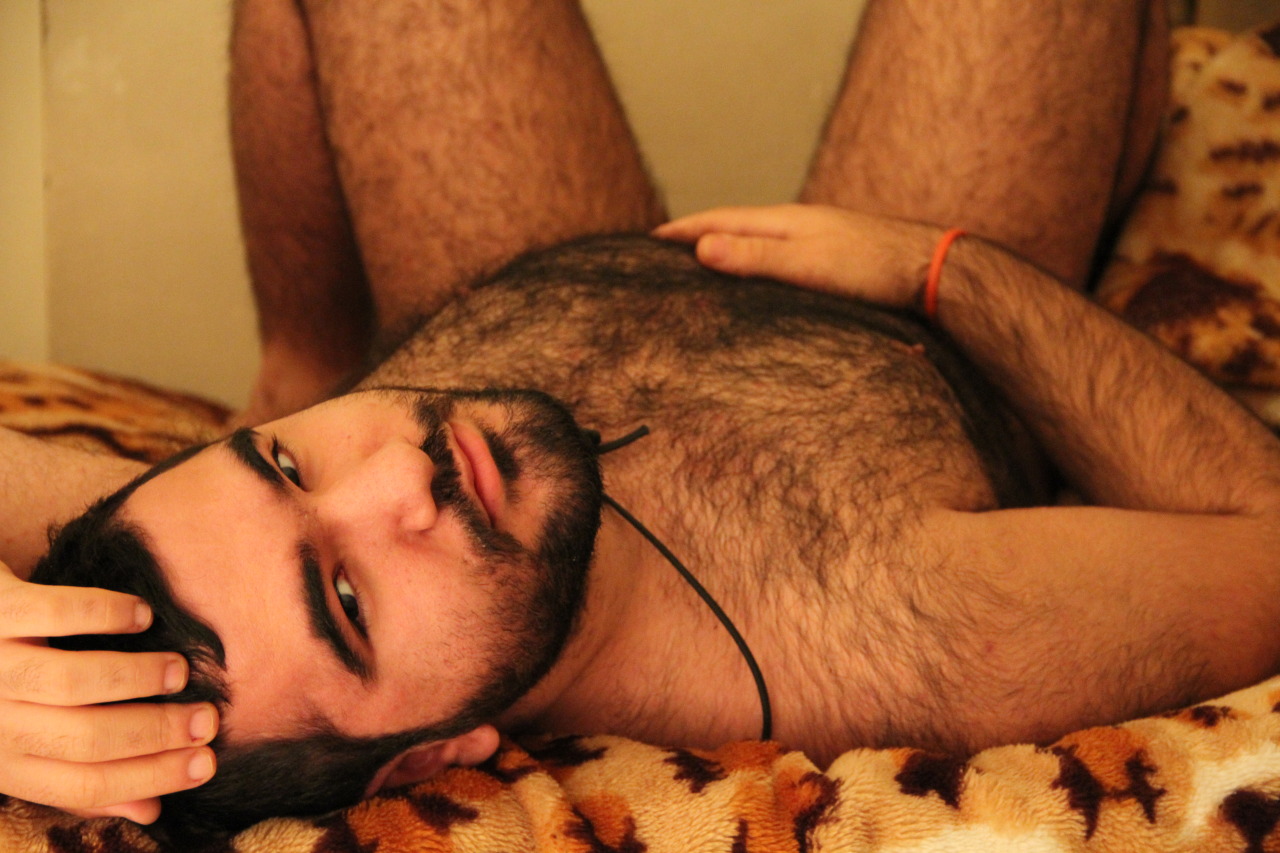 stocky-men-guys:  bearspower:  Pour les Bears et ceux qui les aiment http://bearspower.tumblr.com/