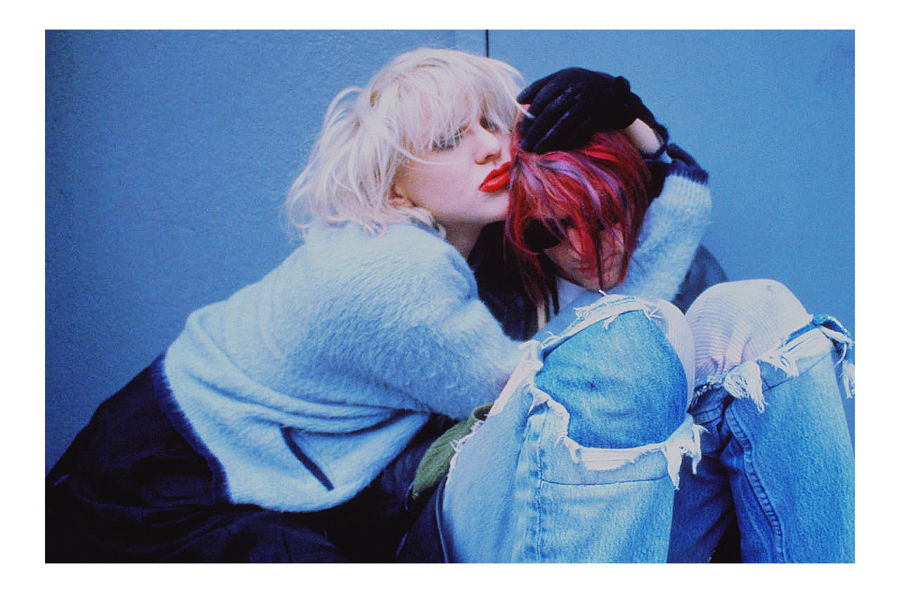 aenurysm:  Courtney and Kurt photographed by Dora Handel in New York / January, 10,