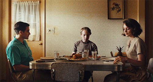 captonystark:Well, ain’t this a wild life, son? Wildlife (2018) dir. Paul Dano