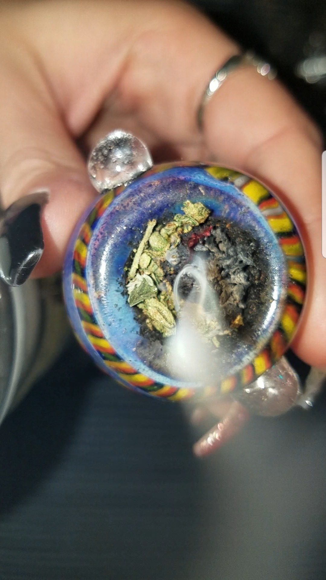 indica-illusions:   🧡💨❤️💨💚💨💛 