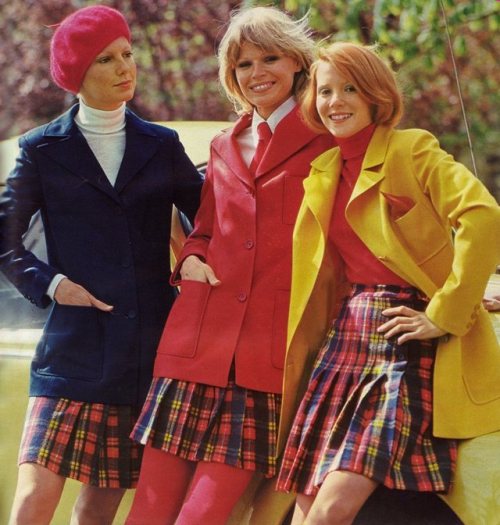 Year: 1972Model(s): *Photographer: *Designer(s): *__________Additional Information from Flashbak:(vi