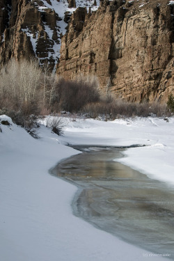 riverwindphotography:  Amber Light on Frozen