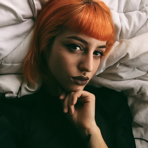 bobaliciousbby:  Floating pumpkin head 🎃 