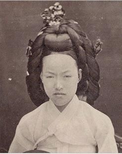 Queen Min (October 19, 1851–October 8, 1895), also known as Empress Myeongseong, was an important fi