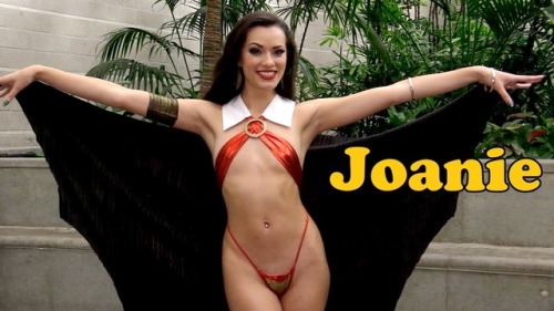 demonsee2:  Joanie Brosas as Vampirella adult photos