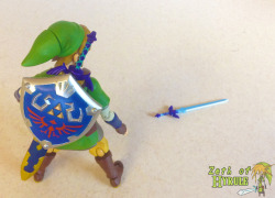 zethofhyrule:  Between the two of them… They can play my 3DS XL. watch the Link  figure review https://www.youtube.com/watch?v=c5f_lSWwML4 