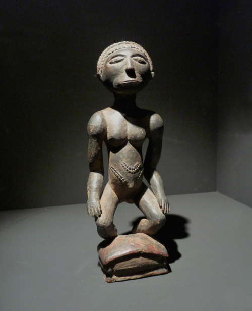 Female statuette of the Holoholo people, present-day Democratic Republic of the Congo.  Artist unkno