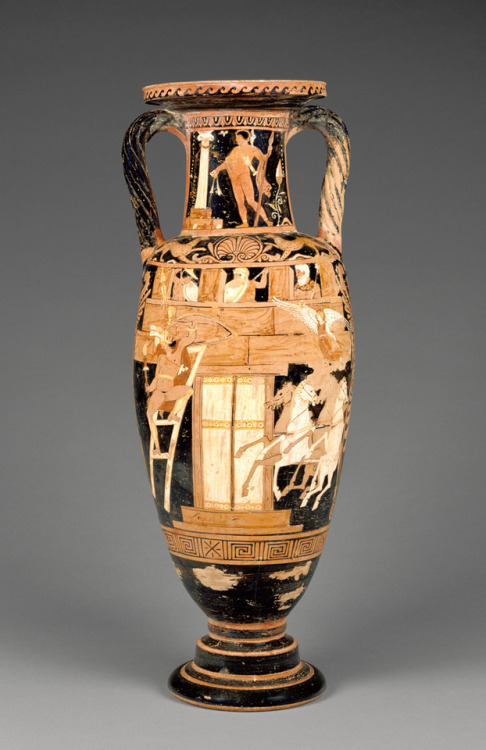 theancientwayoflife: ~ Campanian Neck-Amphora. Artist/Maker: Attributed to Caivano Painter 