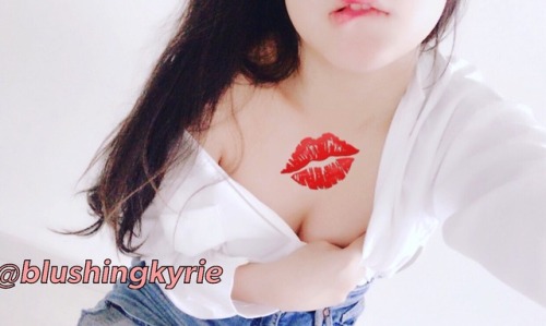 blushingkyrie:  Hello everyone!💓  Yet another normal day for everyone, but i am feeling nervous because i will be meeting my boss @sgclublust today🤢! Hope he doesnt fire me and keeps me around🙈  Wore a little more revealing today compared to