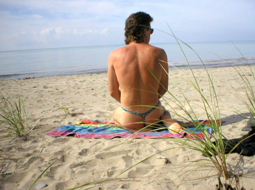 The worldwide largest manthong-pictures collection