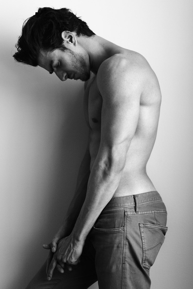 aussieguy696969:  mansexfashion:   Photographer: Anthony Deeying Model: Gui Fredizzi