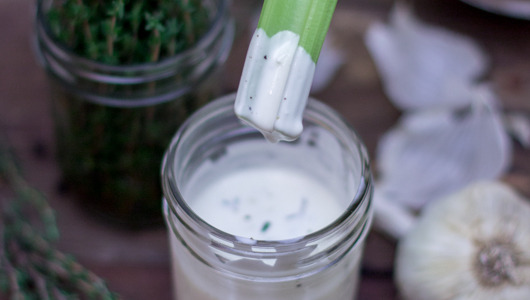 Recipe: Creamy Garlic Dip
Greek yogurt, garlic, fresh squeezed lemon juice and fresh thyme make this garlic dip the only thing you’ll ever put on your veggies again.