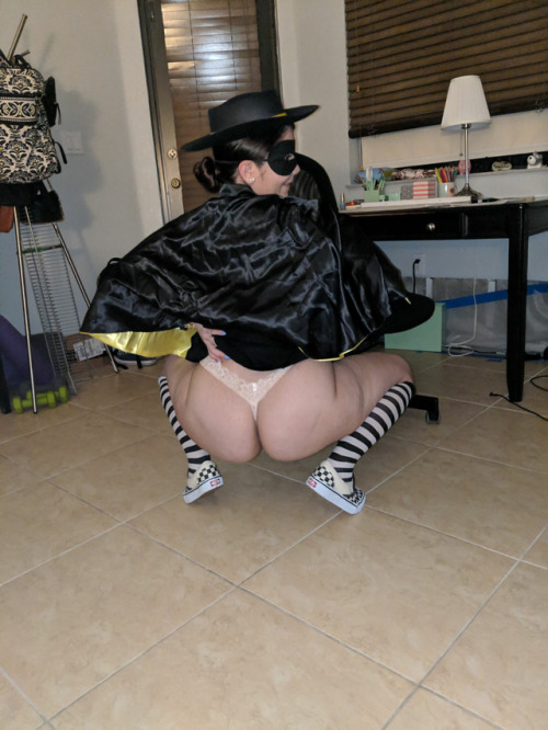 directorblazayblah1: Flash Fridays It’s not temptation unless someone else wants her too!! Thanx4the