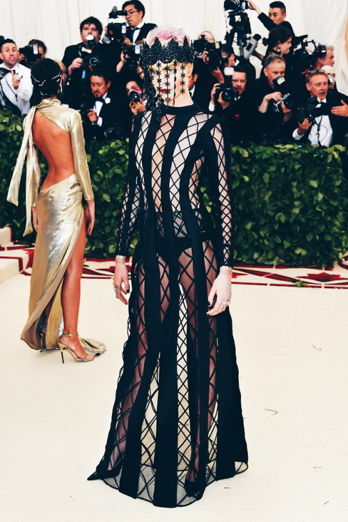 asapbroccoli:Care Delevingne (in Dior) at the 2018 Met Gala, 7th May. (Heavenly Bodies: Fashion and 