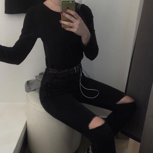 slenderbby: black skinny jean thinspo