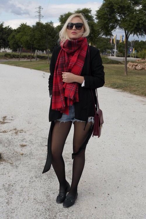 Porn fashion-tights:  MUST HAVE: TARTAN SCARF photos