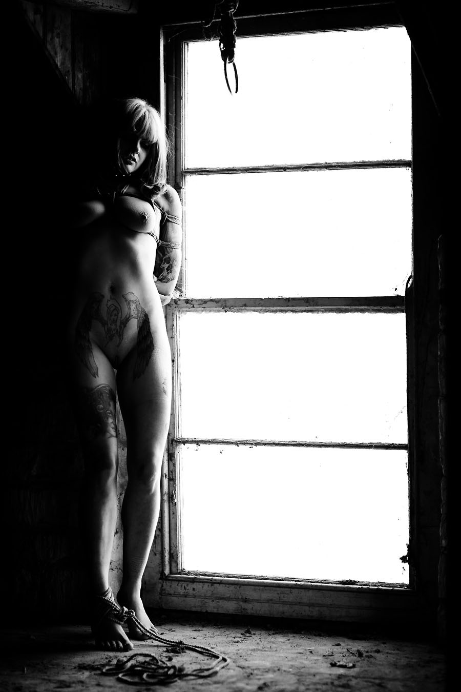 lusciouslemonssuicide:  bondage shoot! #fetish #rope #bondage photographer; Russ