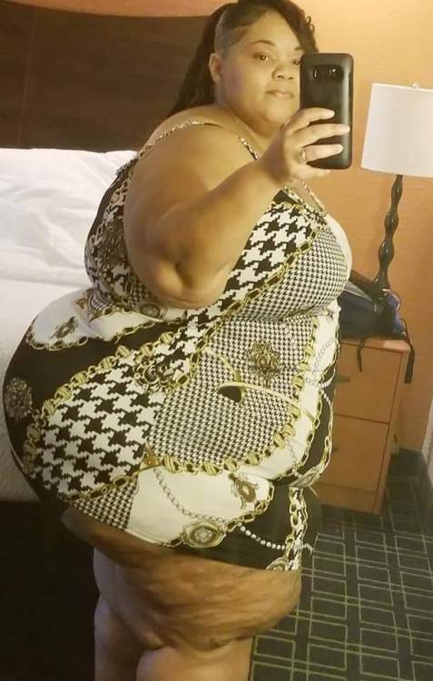 vinny2007: bigboodaddy82:   blackbbwonly: Redbone XSSBBW 