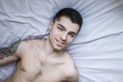 frederickrave:  Self-portraits.White Sheets.https://www.facebook.com/Freddy-Krave-Photography-153390758021953