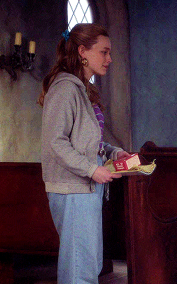 misselesava:Victoria Pedretti as Dani Clayton in The Haunting of Bly Manor.