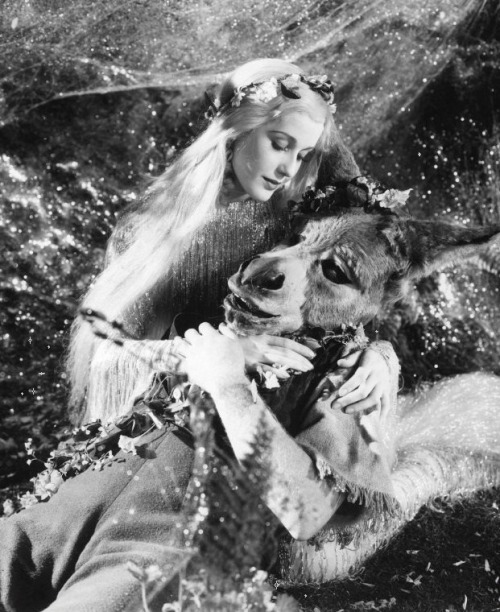creepynostalgy:A Midsummer Night’s Dream (1935) Anita Louise &amp; James Cagney