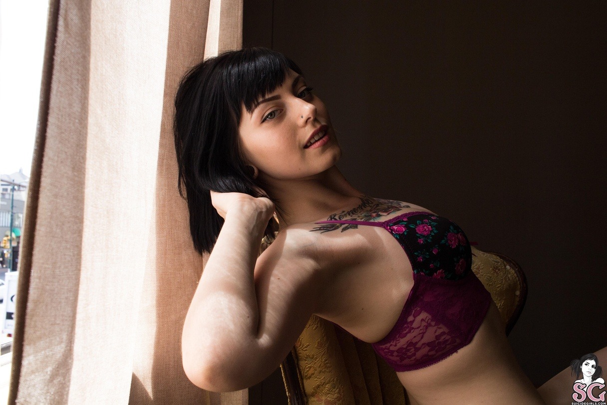 sglovexxx:  Ceres Suicide in Not The Sun