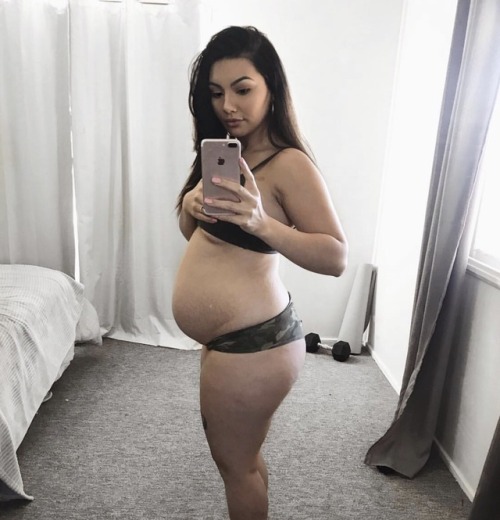 lover of pregnant bellies, bbw's, stuffed bellies