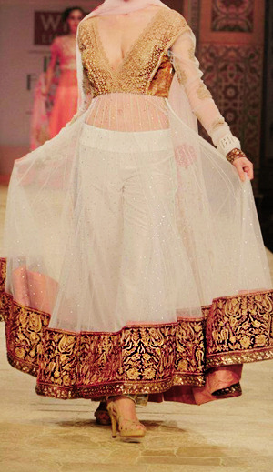 ranveersjen:  Manish Malhotra Indian Fashion Pt.1 