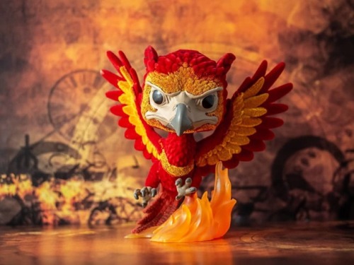 photoskunk:This flocked Fawkes is gorgeous  #harrypotter #fawkes #phoenix #f5p_shoutout #funko #funk
