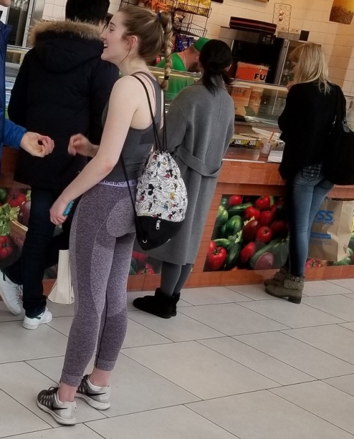 candid mall butt