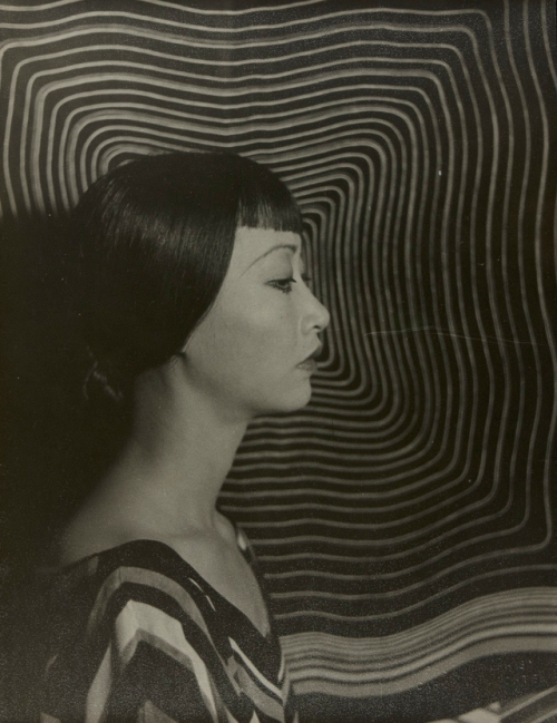 twixnmix:  Anna May Wong photographed by adult photos