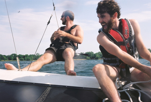 georgethe3rd: hellowhitebriefs: boating in tighty whities This guy knows how to have fun! Yee Yee!