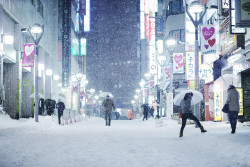 bangmon:  TOKYO Shinjuku by linton!! on Flickr. 