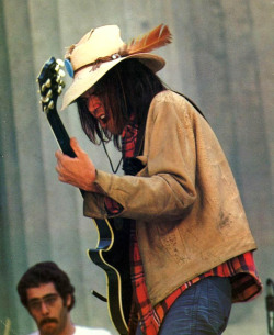 soundsof71:  Neil Young, Berkeley 1975, by