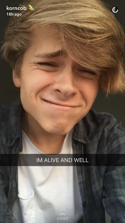 lxkekorns:  unclekorniob: Luke giving us all an update with his move and life! (sc: unclekornicob)