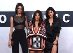 kimkanyekimye:  Kim Kardashian West, Kendall