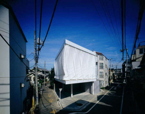 CURTAIN WALL HOUSETokyo, Japan1995By Shigeru Ban ArchitectsThe client of this house has long enjoyed