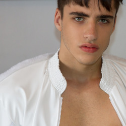 ale–brito:  Gabriel Navarro for Ale Brito ph: Leandro Bevilacqua 