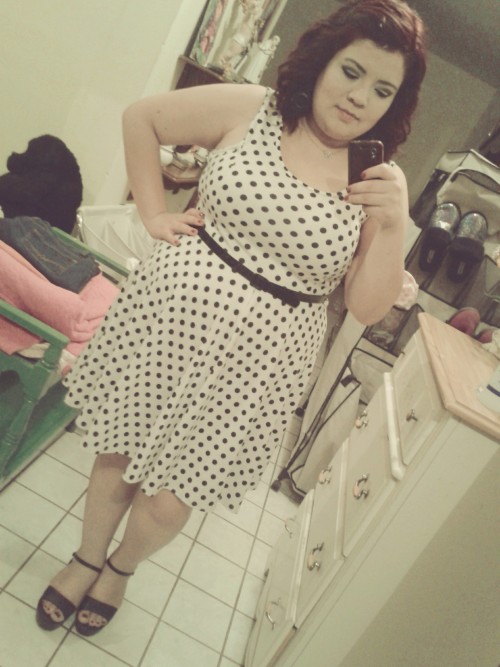 somerandomthoughtsandstuff:  polka dot dress again :)