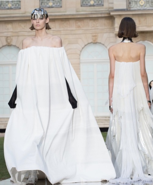 thefashiongeeker: Givenchy Fall Haute Couture 2018