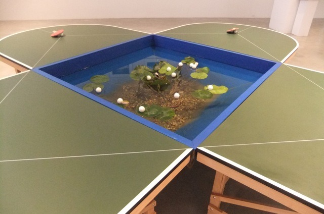 Ping Pond Table (Mesa de ping-pong con estanque) • MOCA